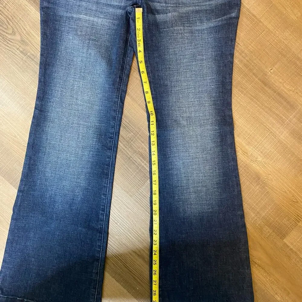 Wrangler Women's Sophia Mid-Rise Flare Leg Blue Jeans. Size 11 Regular Fit